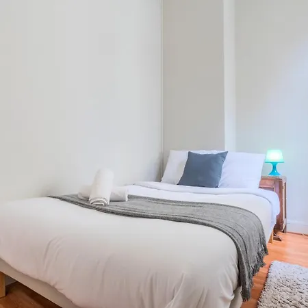 One-bedroom In The Center Of Town! Apartamento *